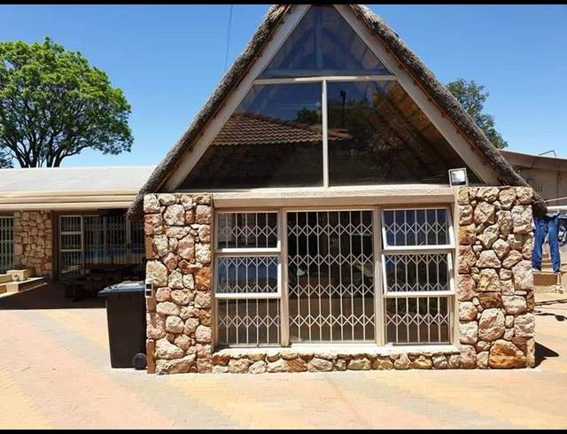 5 BEDROOM HOUSE FOR SALE IN VANDERBIJLPARK SW 5